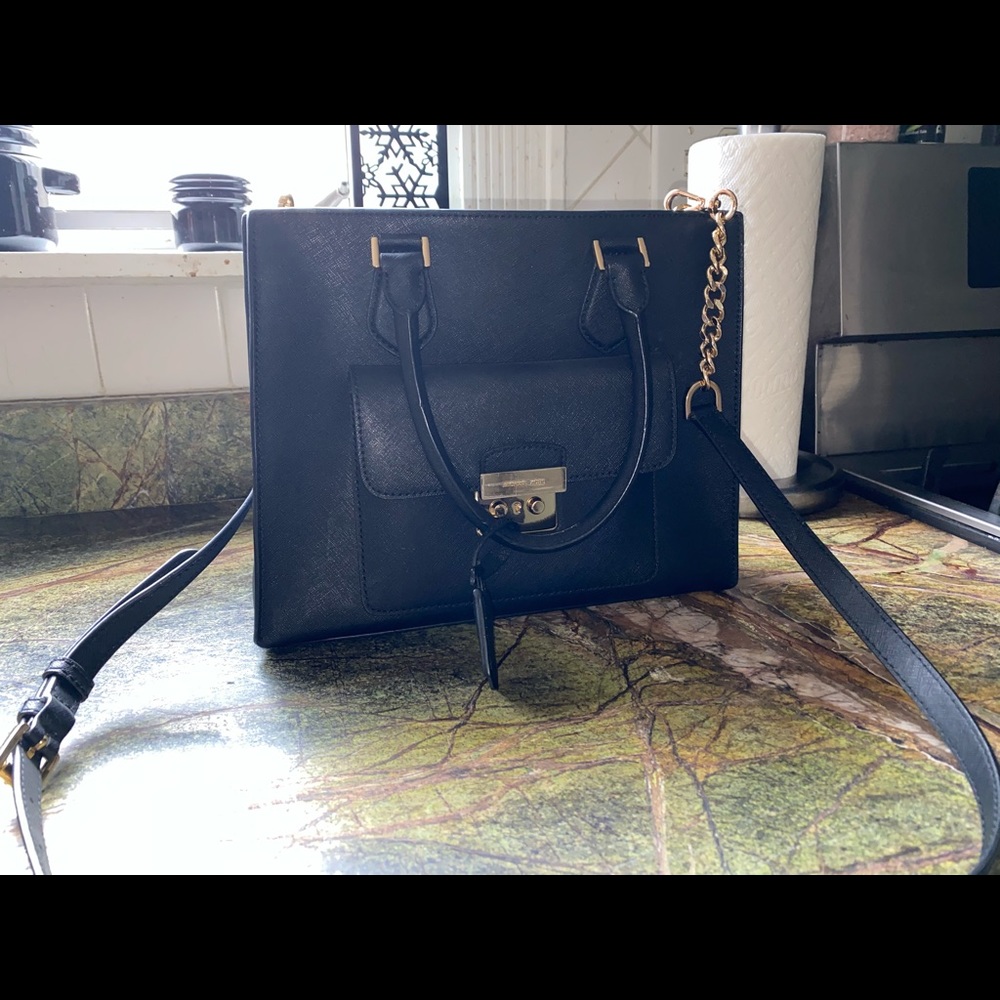 Michael Kors pocketbook with gold chain